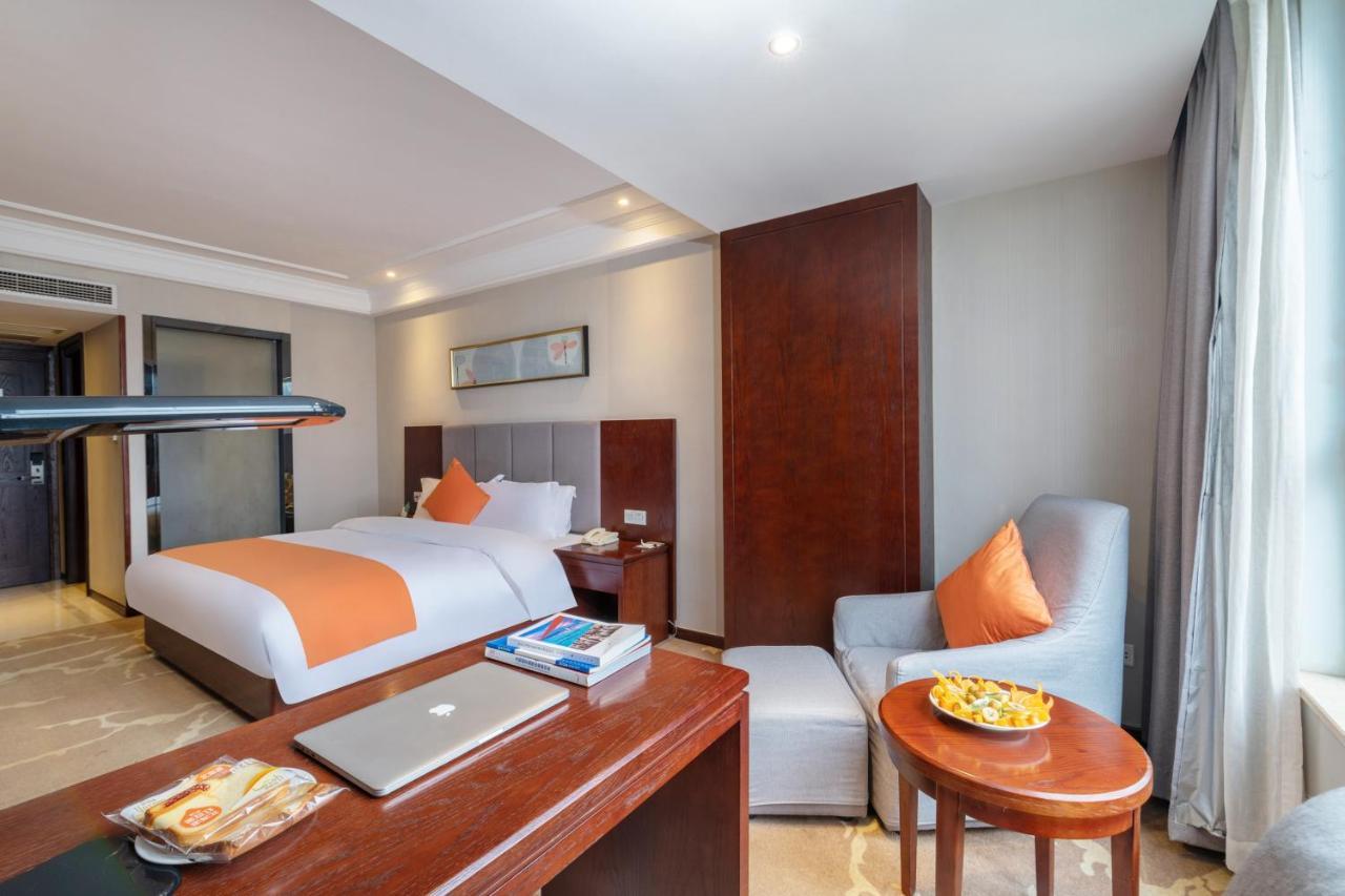 Huzhou Wealth Hotel Exterior foto