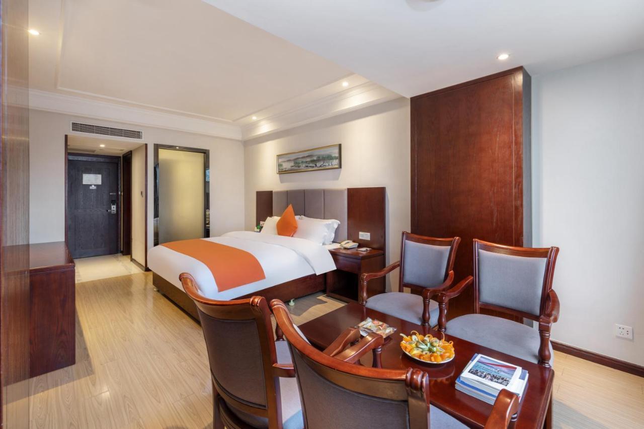 Huzhou Wealth Hotel Exterior foto